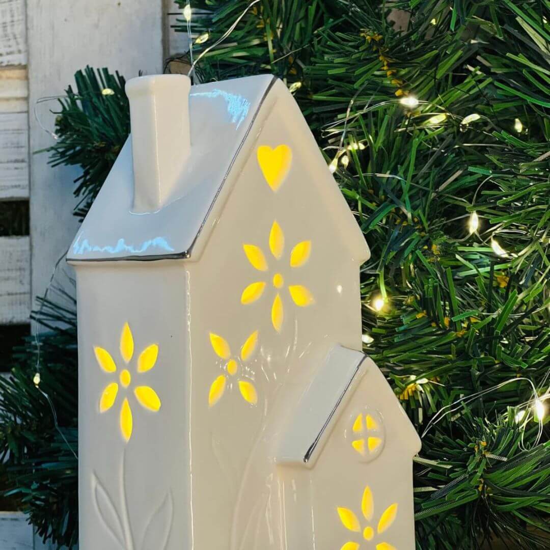 Natal Casinha  Branca Decorativa C/led - 14,3x7,8x6,8cm