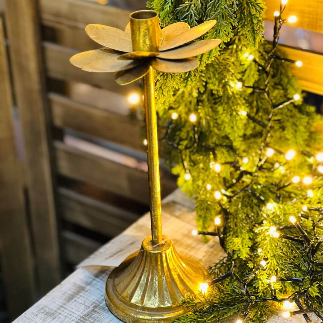 Castiçal Dourado em Metal – 32cm