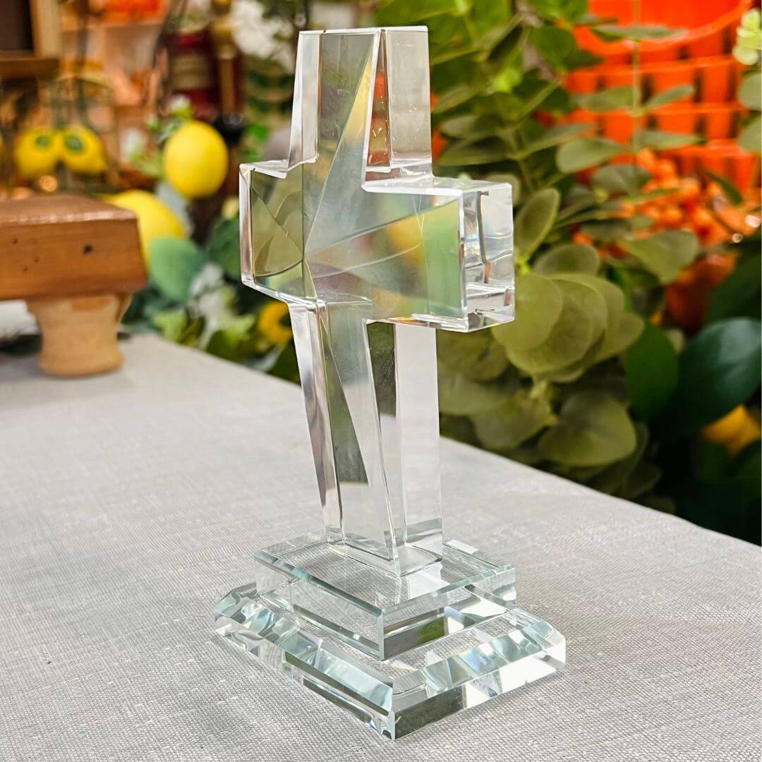 Crucifixo em Cristal Lapidado com Base - 14cm