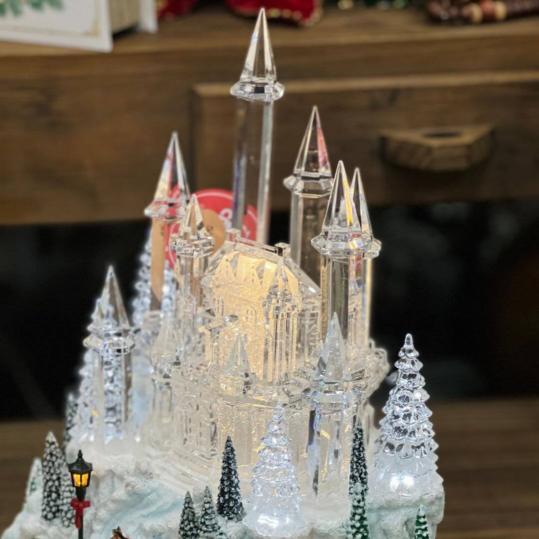 Cenário Castelo Decorativo com LED, Movimento e Música – 19 x 16 x 23cm