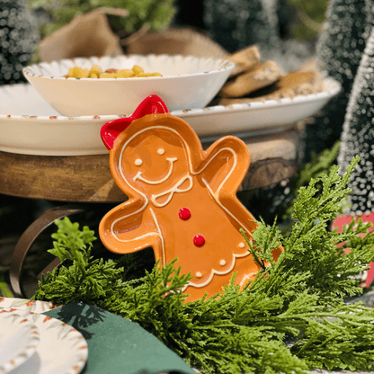 Petisqueira Natalina de Cerâmica Gingerbread Menina 16x2cm