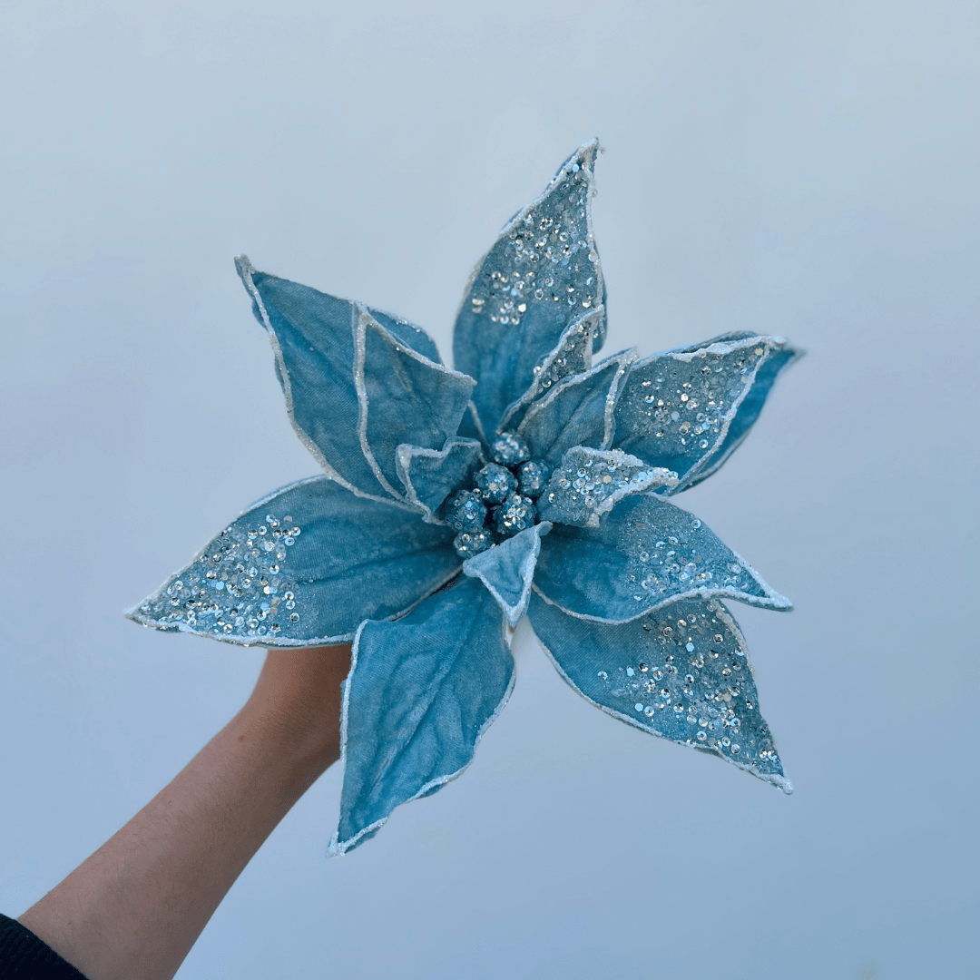 Flor Natalina Poinsetia Aveludada Azul Claro 28x59cm