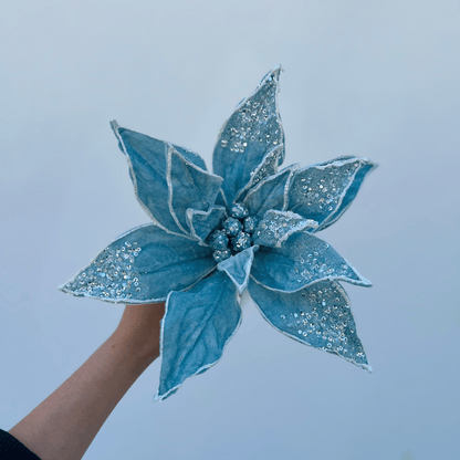 Flor Natalina Poinsetia Aveludada Azul Claro 28x59cm