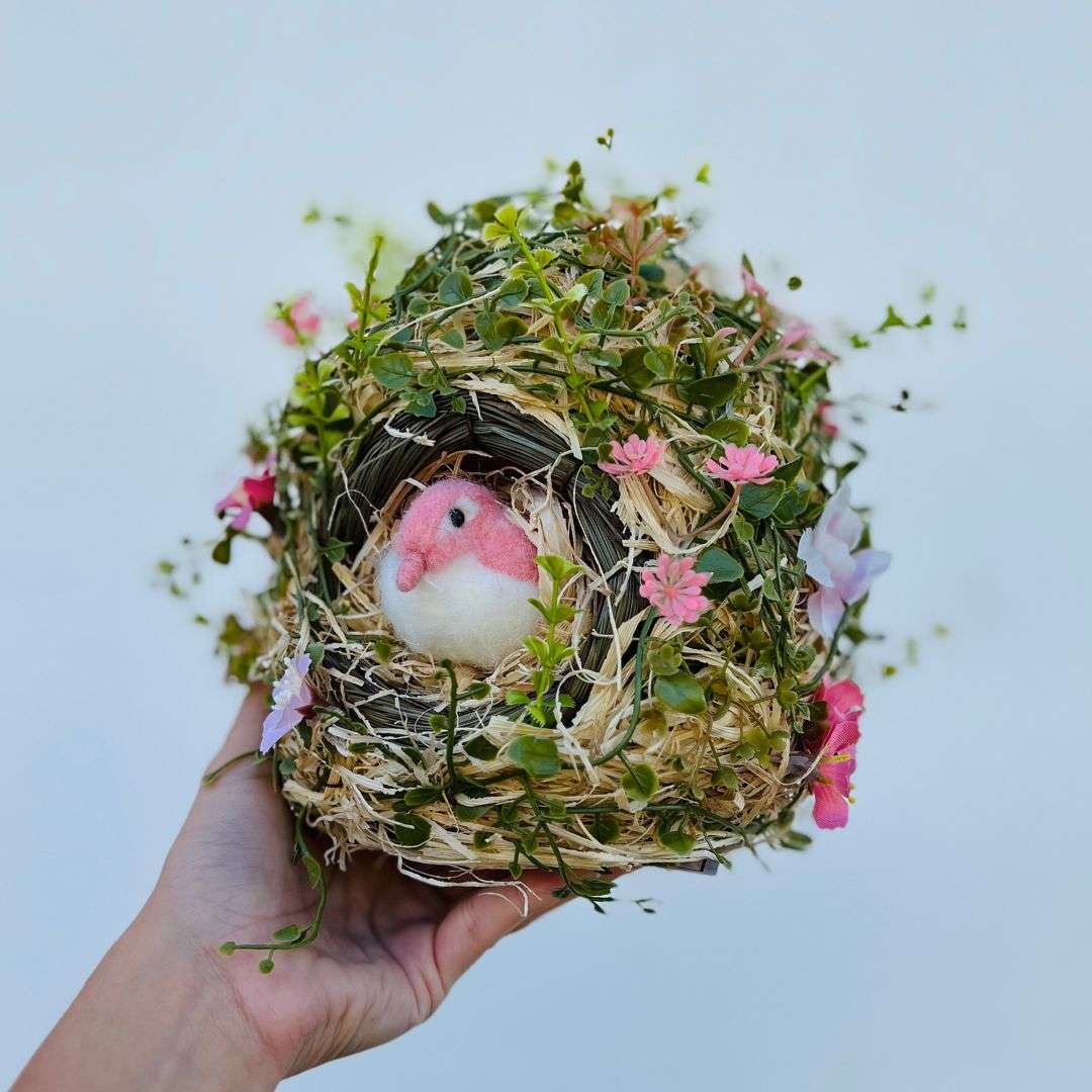 Casa Passarinho Com Pássaro e Flores - 18x18x20cm