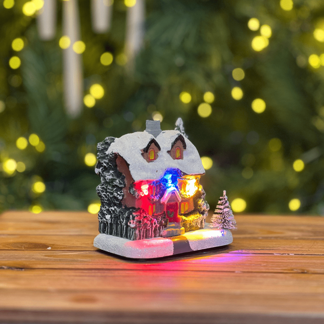 Chalé Natalino Decorativo Com Led Colorido 10x7x11cm