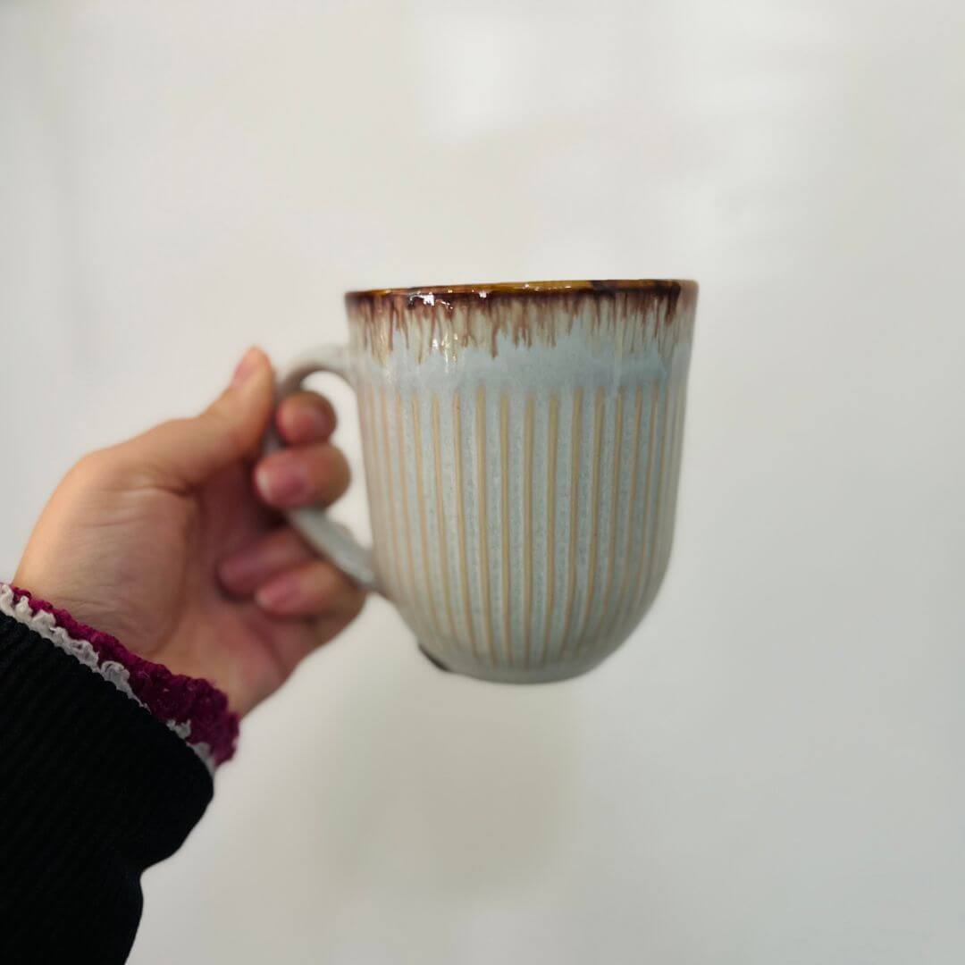 Caneca de Cerâmica Linear Cinza – 380ml