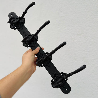 Cabideiro com 4 Ganchos em Ferro Fundido – 44cm