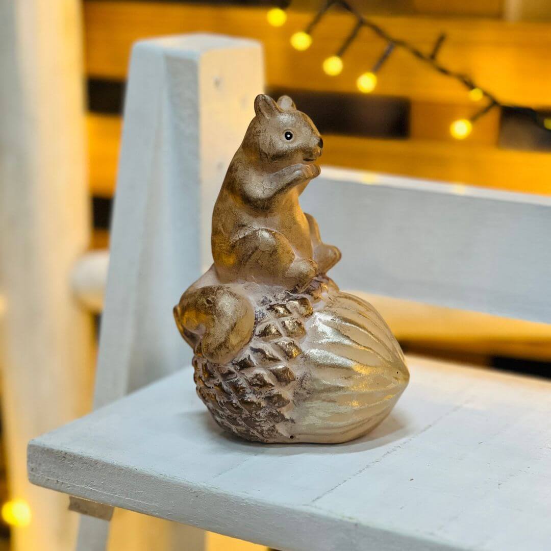 Esquilo Decorativo Rústico Marrom – 16cm