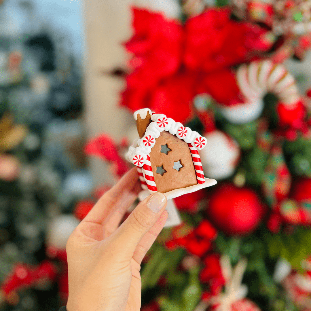 Casinha Gingerbread para Pendurar de Resina 8x7cm