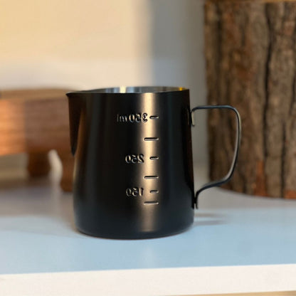 Leiteira de Aço Inox Preta Com Medida - 350ml
