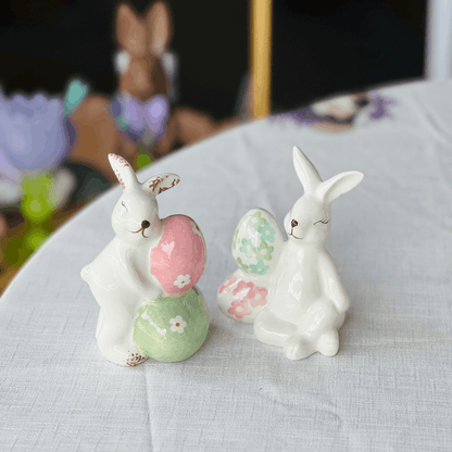 Coelho Com Ovinhos Branco de Cerâmica 10,5cm