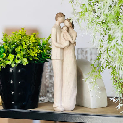 Figura Decorativa Casal Com Bebe - 25cm
