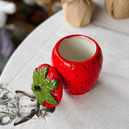 Pote Com Tampa Morango de Cerâmica 17cm