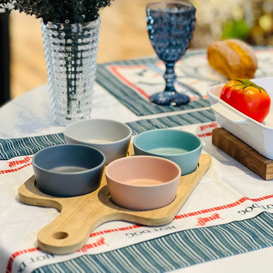 Conjunto Petisqueira Com Bandeja de Bambu e Quatro Potes - 21cmx32