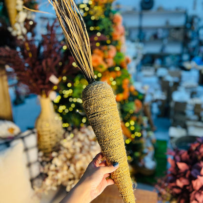 Cenoura Decorativa Bege - 65cm