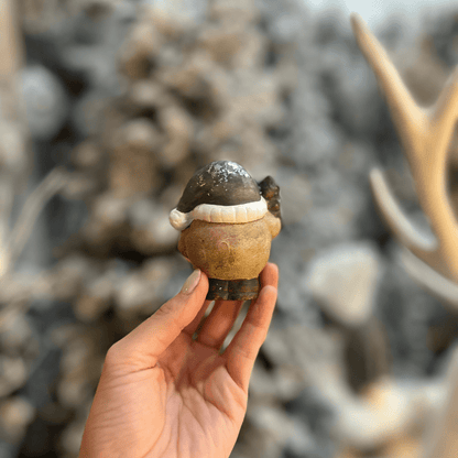 Mini Papai Noel Verde de Cerâmica 8cm