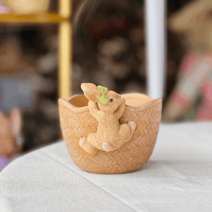 Pote Decorativo Cesto Coelho Chocolate de Resina 16x14x9cm