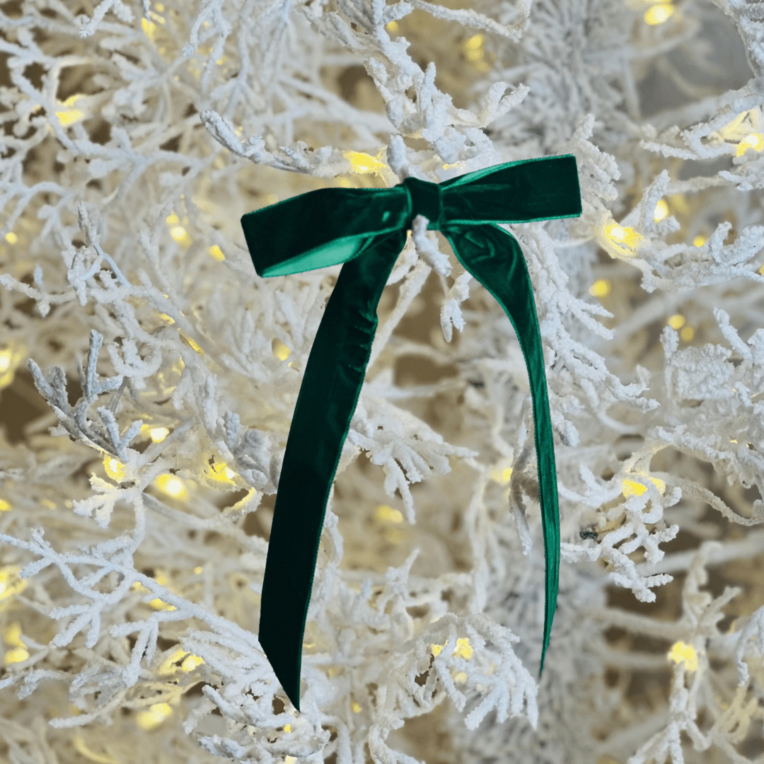 Laço Pronto de Veludo Verde – 22cm | 6 Peças