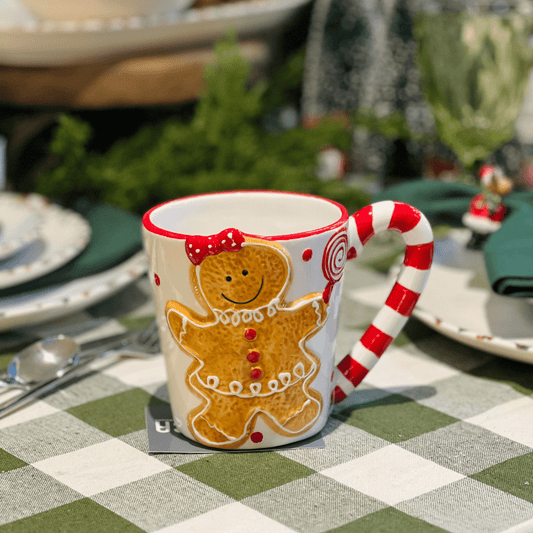 Caneca Natalina de Cerâmica Gingerbread Menina 450ml 13cm