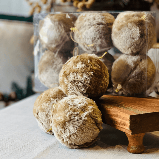 Jogo Com 6 Bolas Natalinas de Pelucia Marrom 8cm