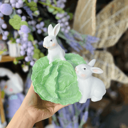 Cenário Coelhos no Alface de Resina 22cm