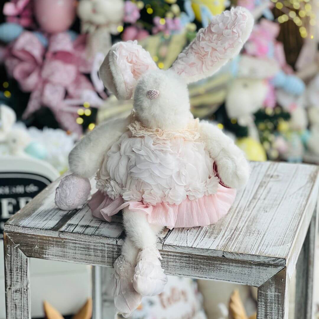 Coelha Pelúcia Roupa de Flores Rosa - 54cm