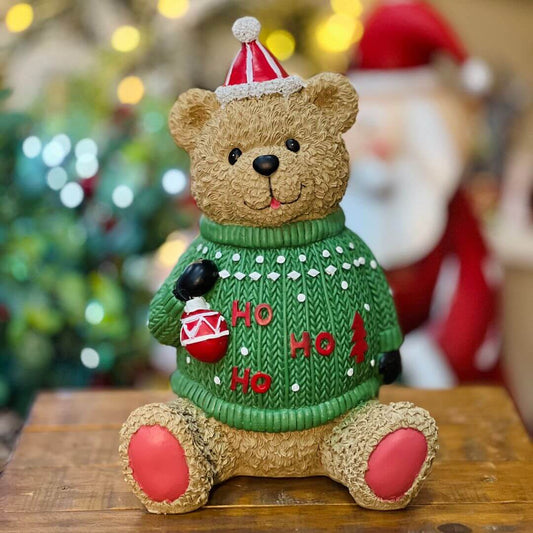 Urso Sentado Em Resina Com Pinheiro - 21x18,5x31,3cm