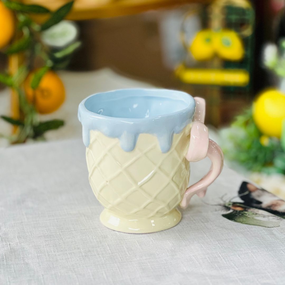 Caneca Casquinha de Sorvete com Laço - 10,2x12,2cm