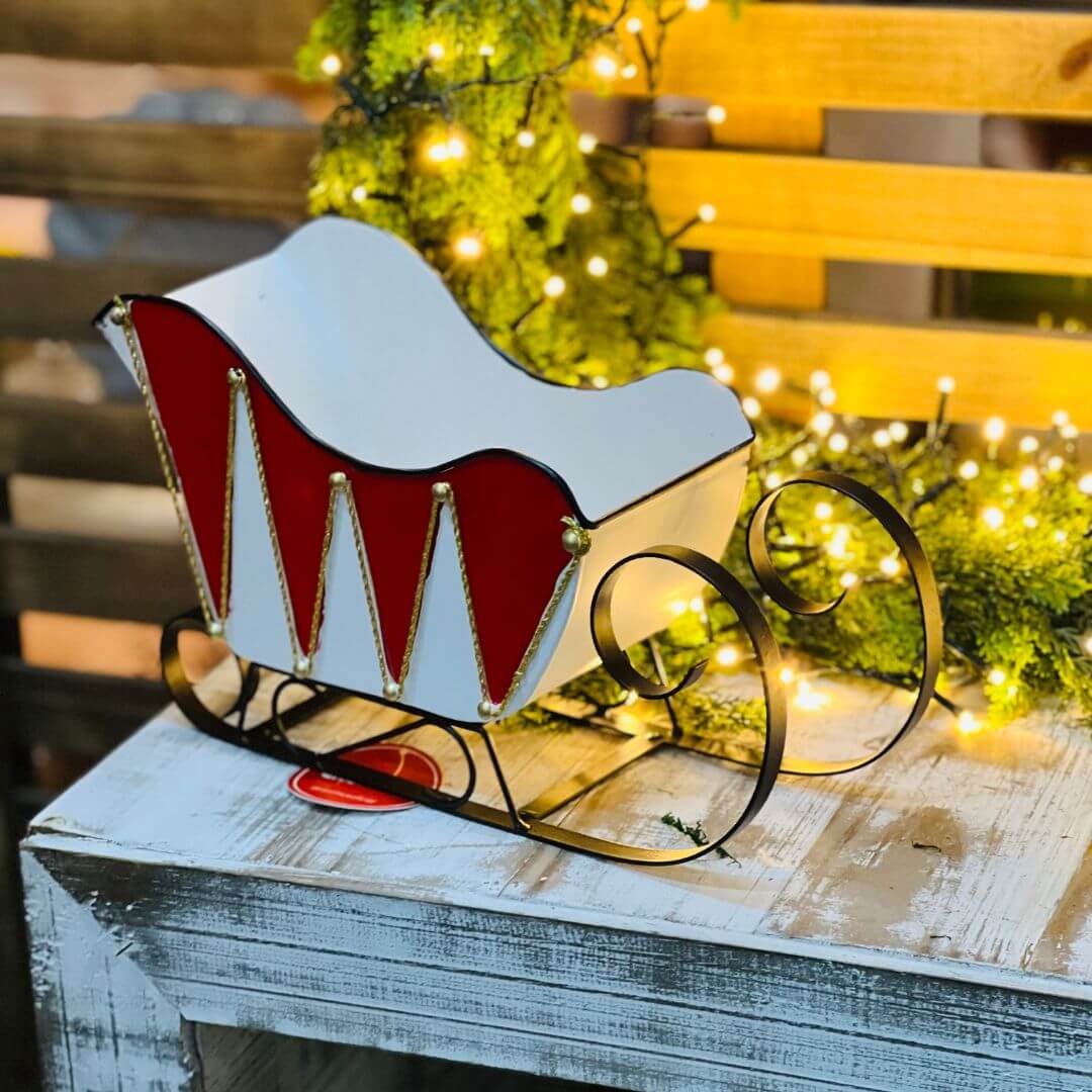 Trenó Decorativo Geométrico Vermelho e Branco – 32cm