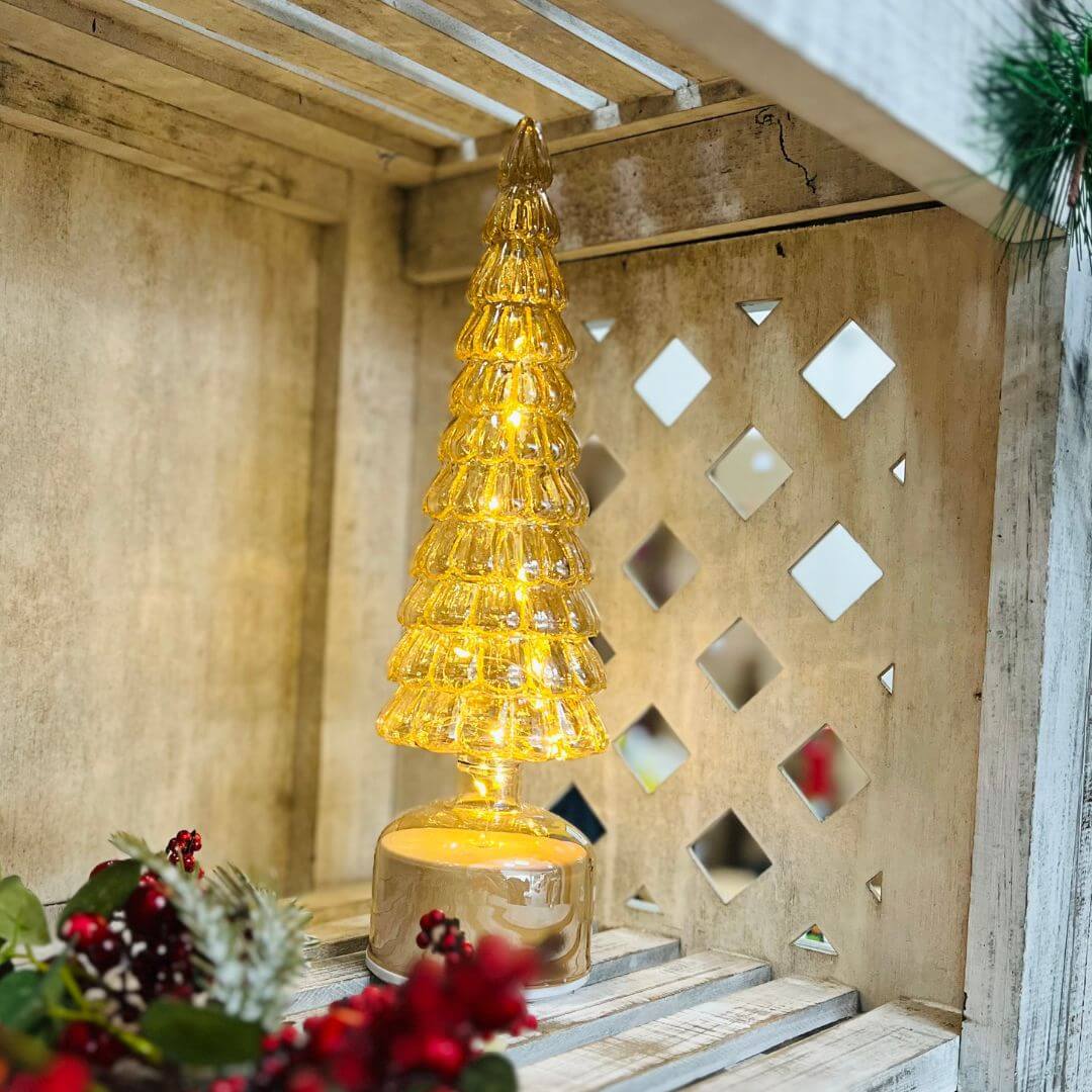 Árvore Decorativa com LED Dourada – 35cm
