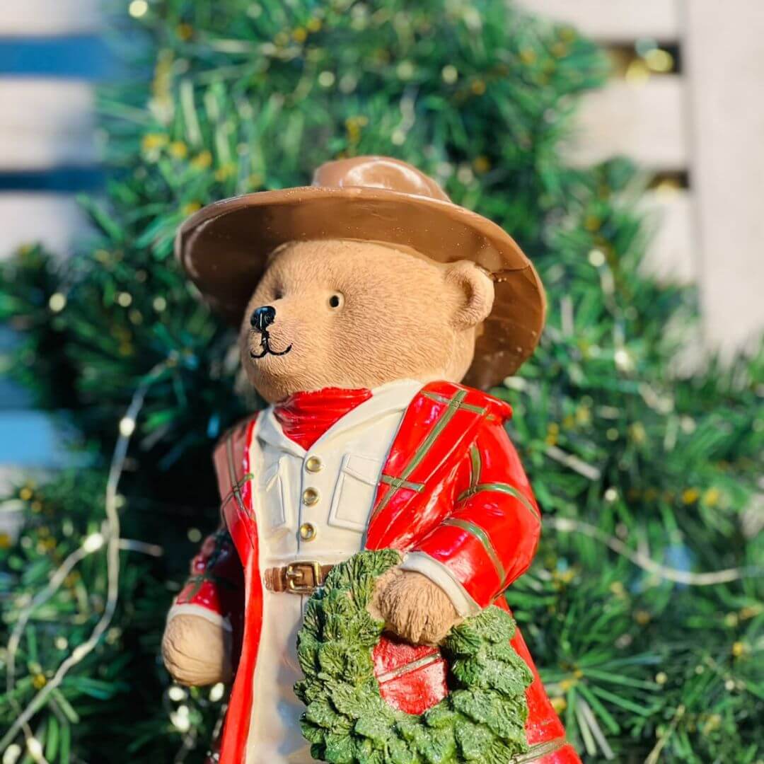Urso Cowboy Resina 32cm Vermelho Verde