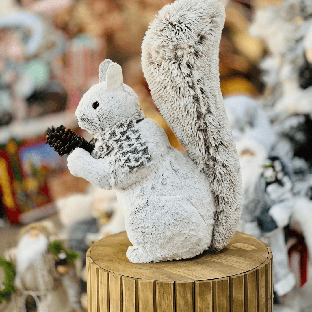 Esquilo Natalino Com Pinha Cinza 65cm