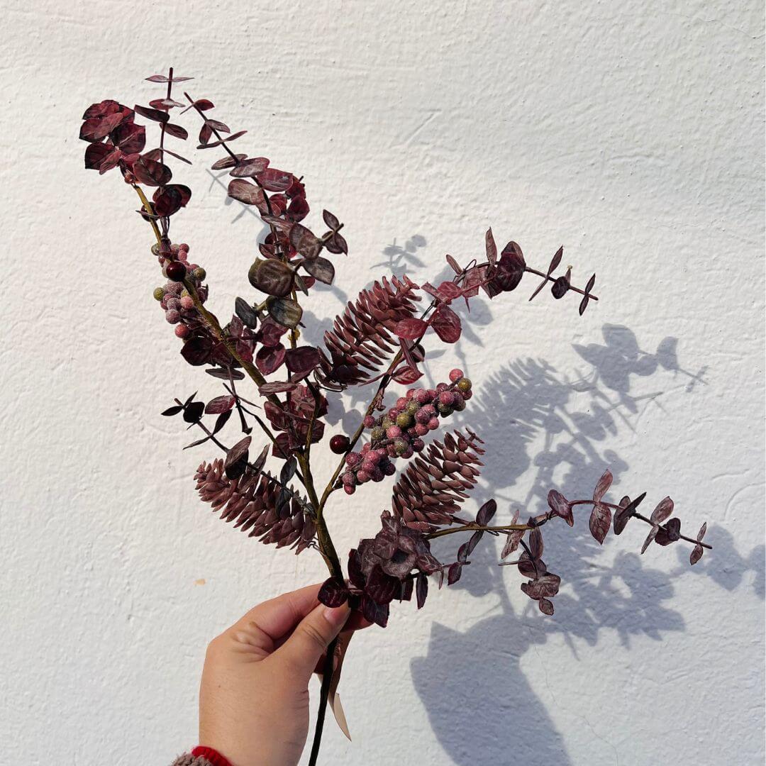 Haste Eucalipto com Berry Malva e Pinha – 55cm
