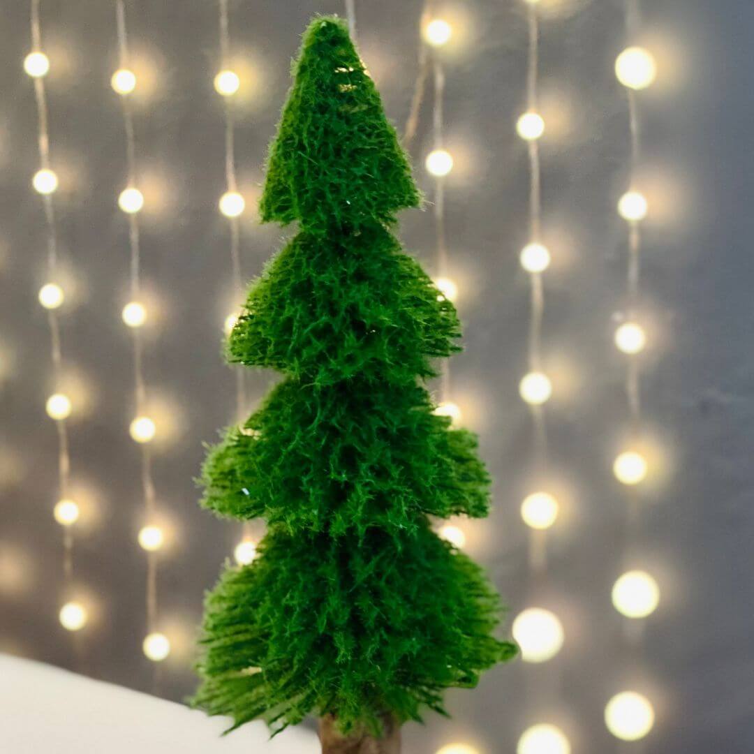 Mini Árvore na Base Verde – 24cm