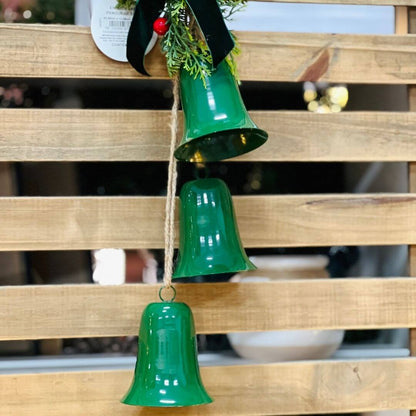 Enfeite Pendente de Sinos com Laço Verde – 45cm