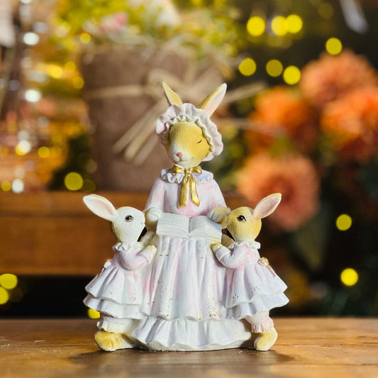 Enfeite Decorativo Coelha com Filhotinhas Contando Histórias - 18,5x9,5x14cm