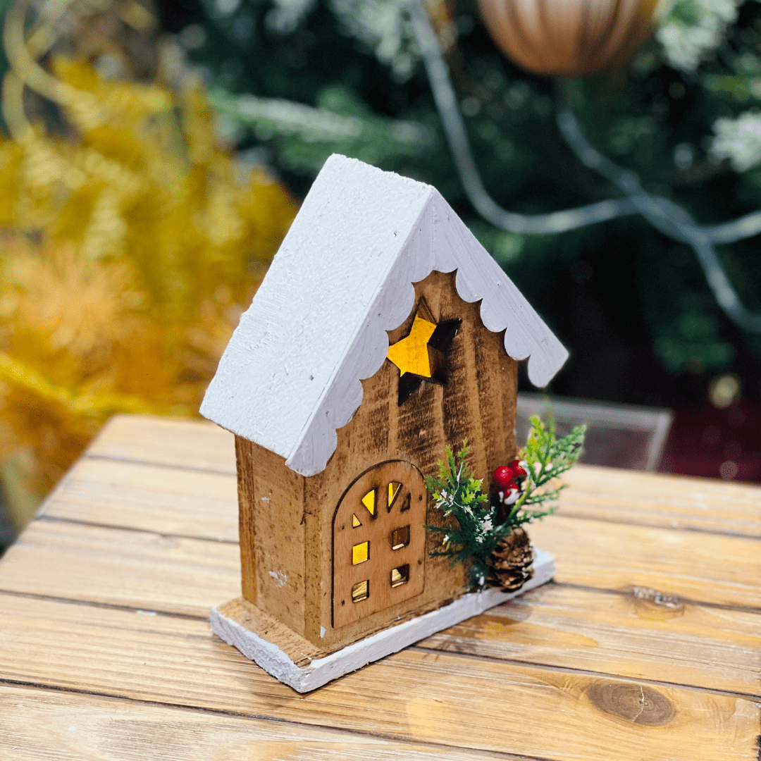 Casinha Com Led Natural e Branco de Madeira 19x14cm