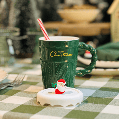 Caneca Natalina Verde Com Tampa e Canudo de Cerâmica 400ml 18cm