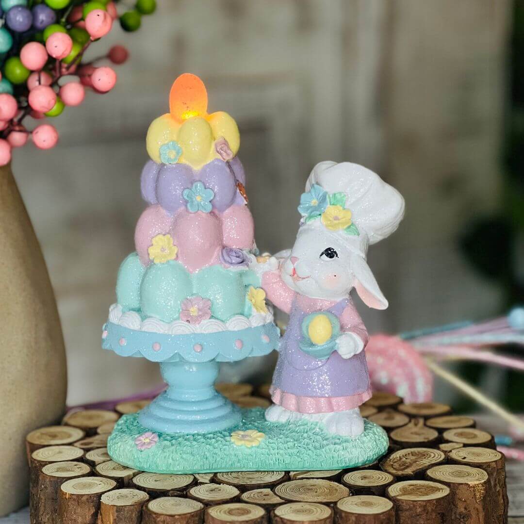 Coelho Confteiro Com Bolo e Led - 20cm