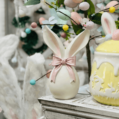 Ovo Com Orelhas de Resina 11,7x7,7x18cm