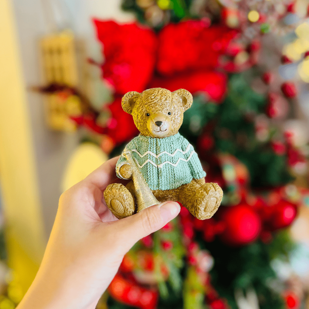 Urso Natalino Sentado Verde de Resina 10cm