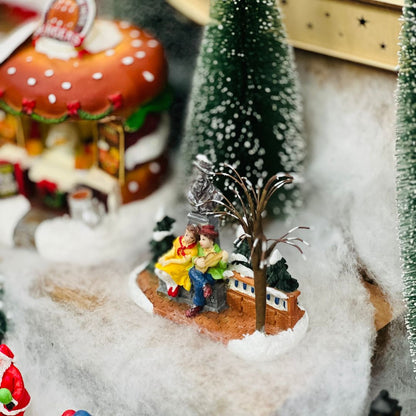 Cenário Natal Casal na Praça 12x11,5x5,5cm