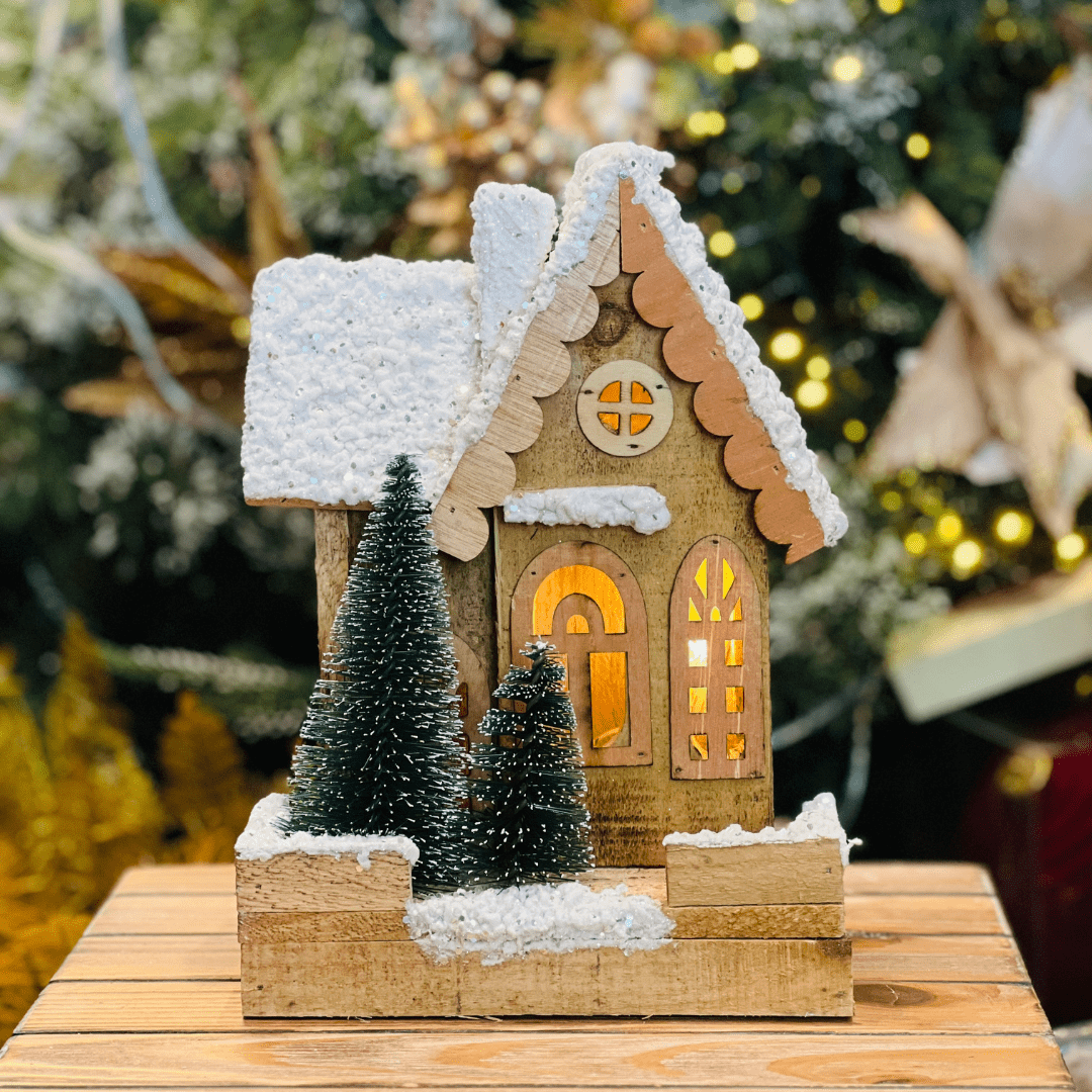 Casinha Com Led Natural Nevada de Madeira 27x19cm - Pilha
