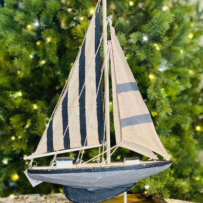 Escultura Decorativa em Madeira Barco à Vela – 53cm