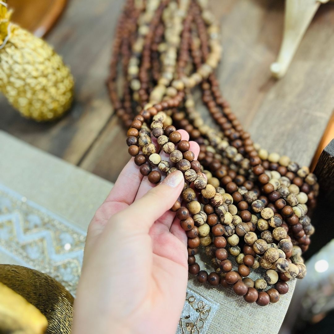 Colar Decorativo Em Madeira em Sementes de Açai - 85cm