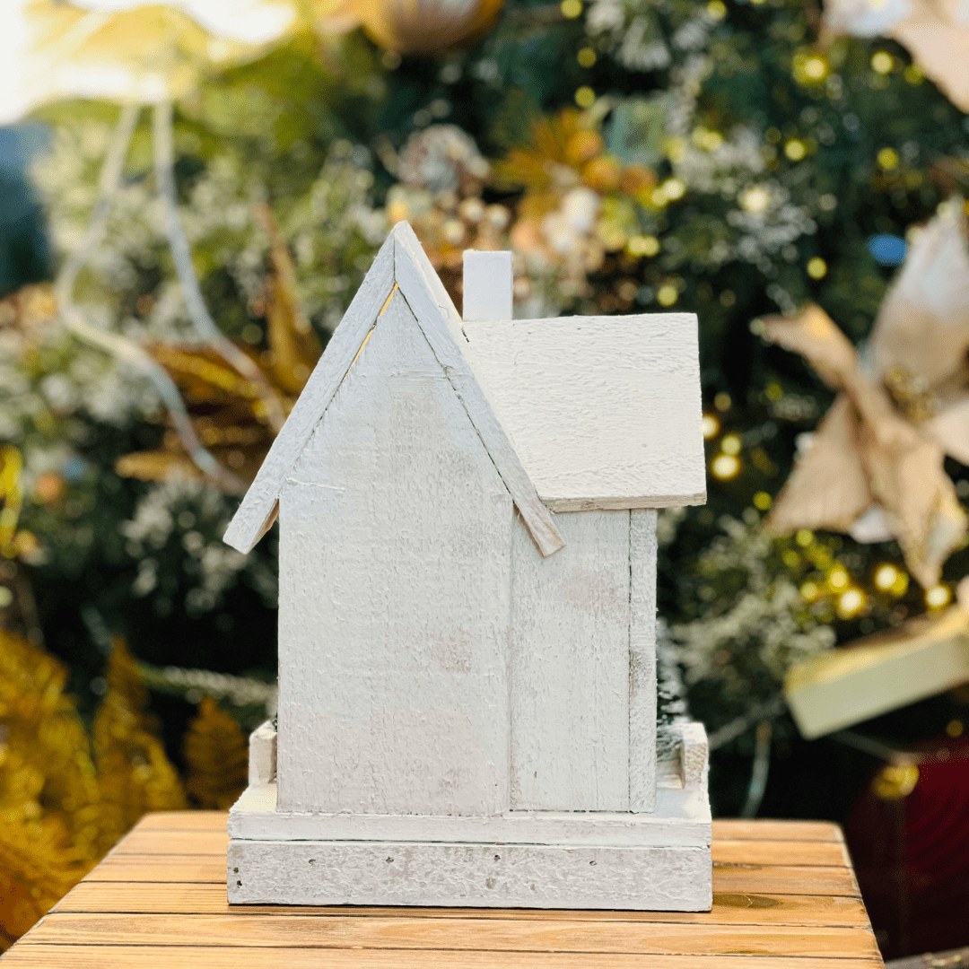 Casinha Com Led Vermelha e Branca de Madeira 27x19cm - Pilha