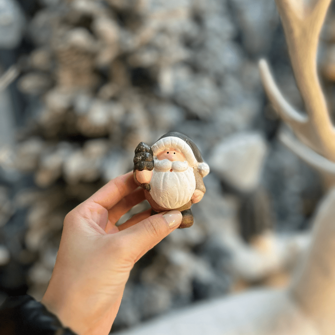 Mini Papai Noel Verde de Cerâmica 8cm