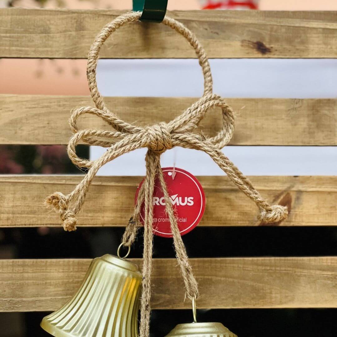 Enfeite Pendente de Sinos com Laço – 61cm