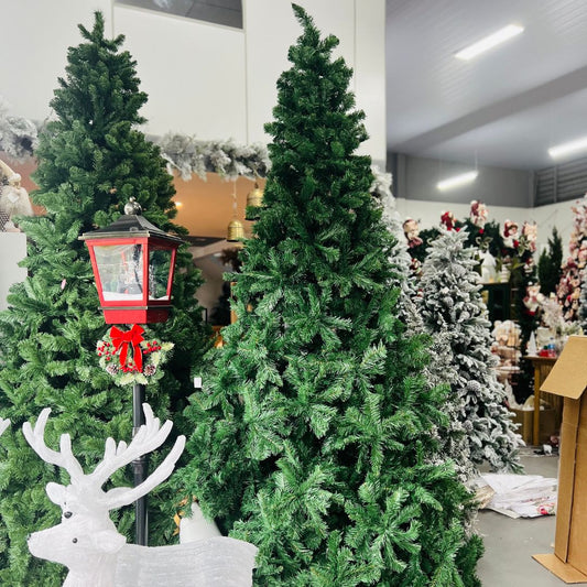 Árvore Natal Aveiro 2107 Galhos Com Base Metal -  2,7m