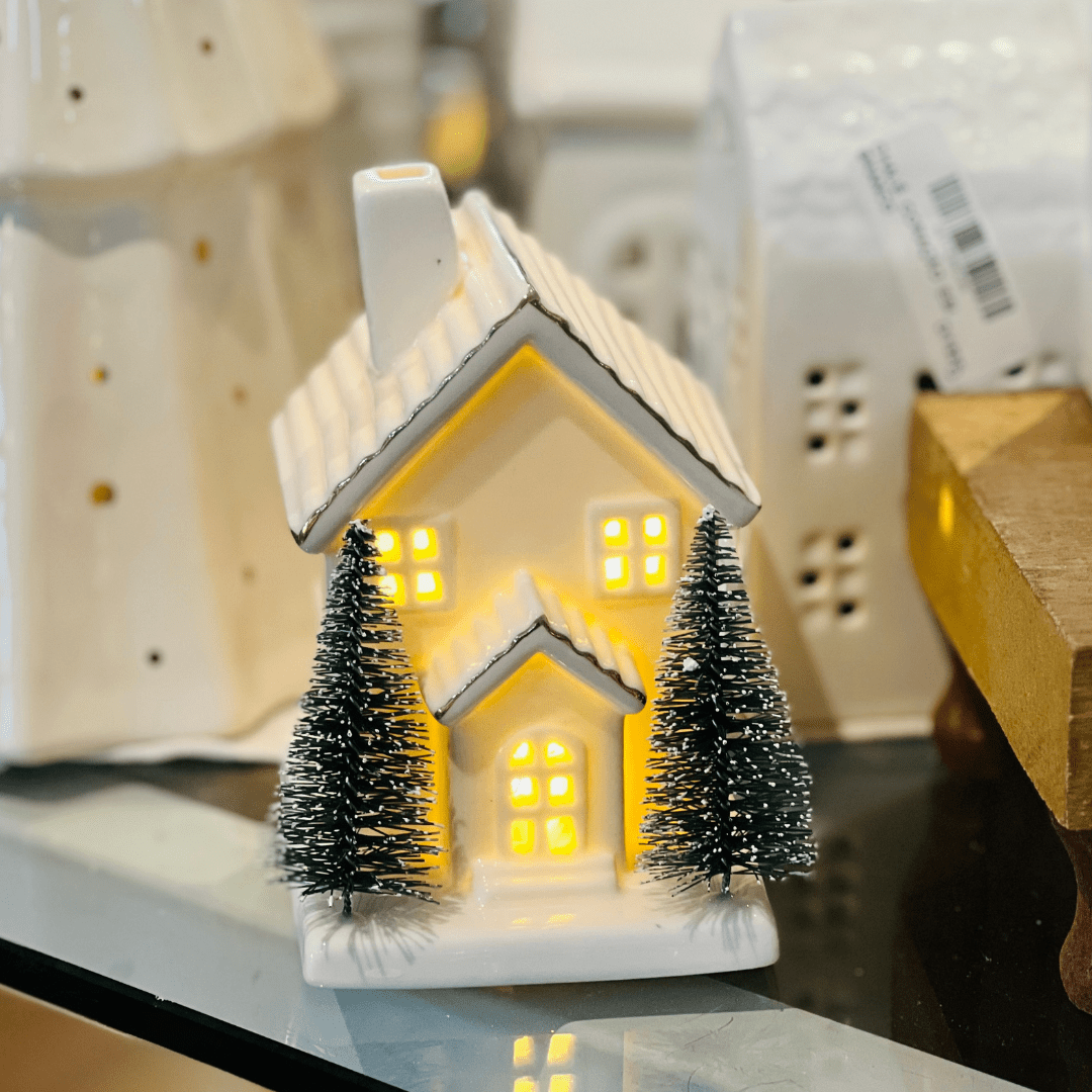 Casinha Decorativa Branca Com Led de Cerâmica 12,6x8,4x9,8cm